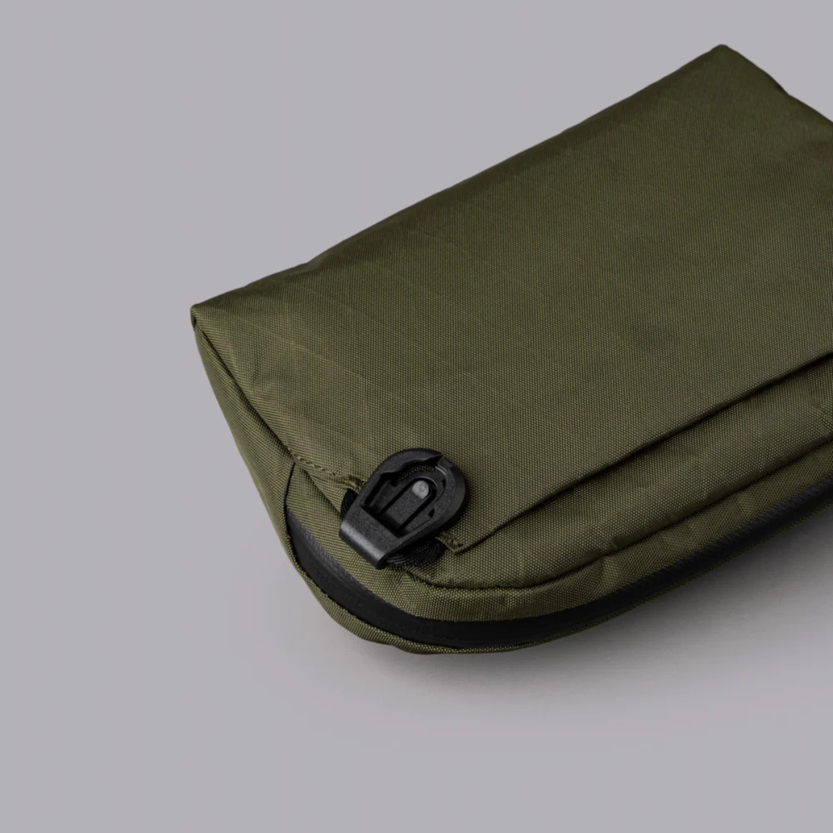Flight Sling 側肩包 1L