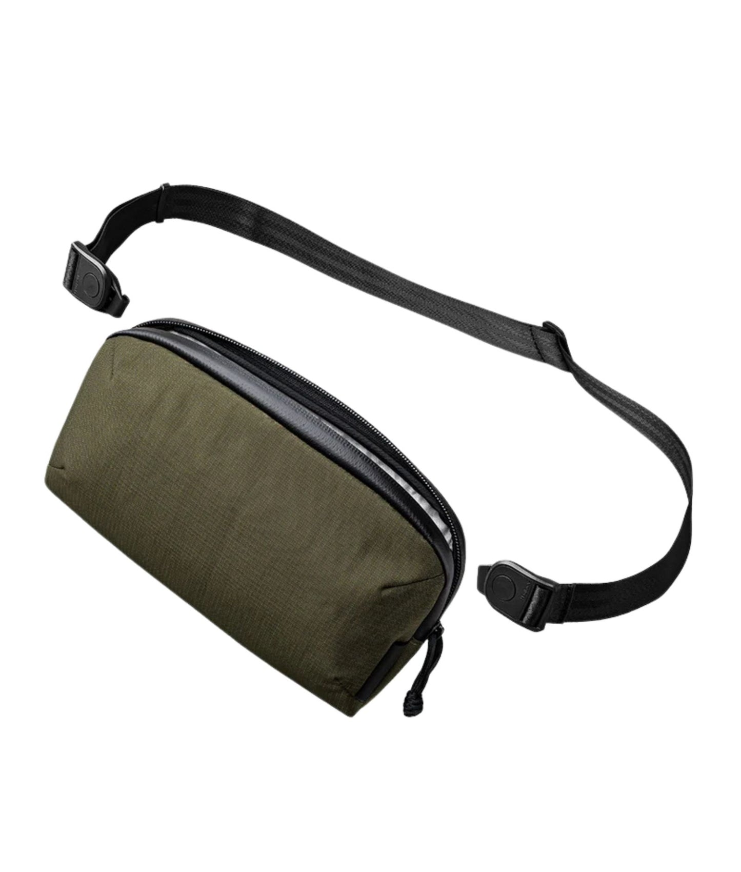 ALPAKA Flight Pouch Pro容量升級,可調肩帶與手腕帶,磁吸護照夾層+RFID防盜,旅行收納更高效安全!