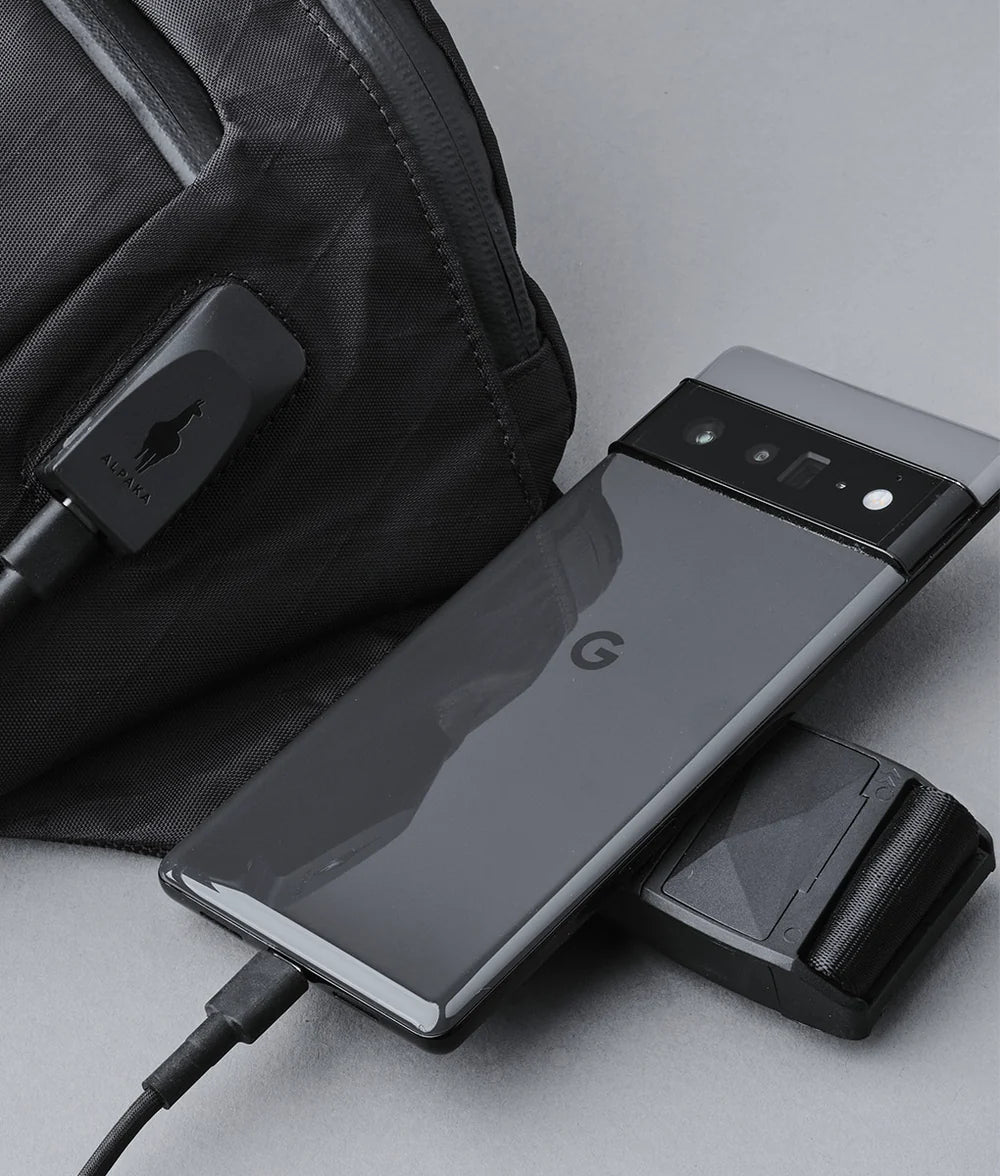 配備 USB-C 充電埠,方便隨時為電子設備充電。