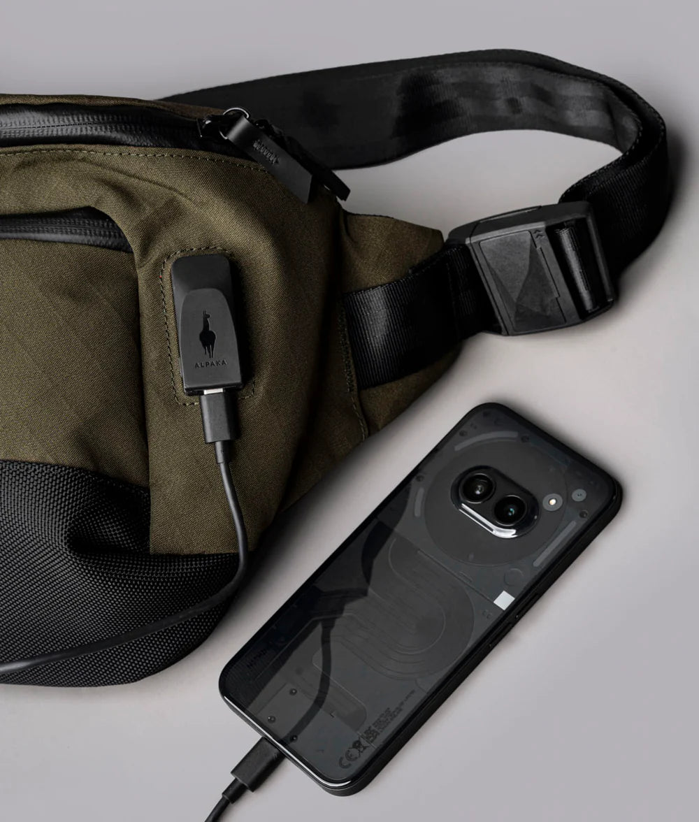 配備 USB-C 充電埠,方便隨時為電子設備充電。