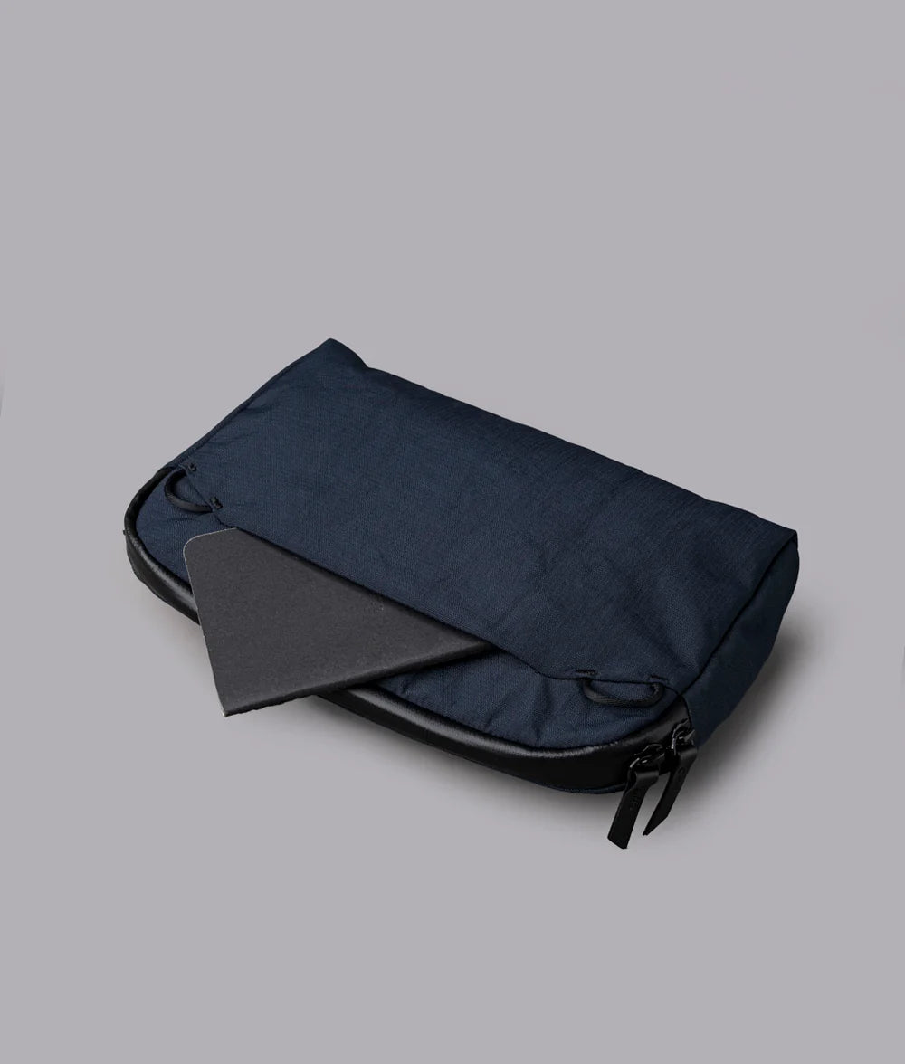 Flight Sling 2L V2 側肩包