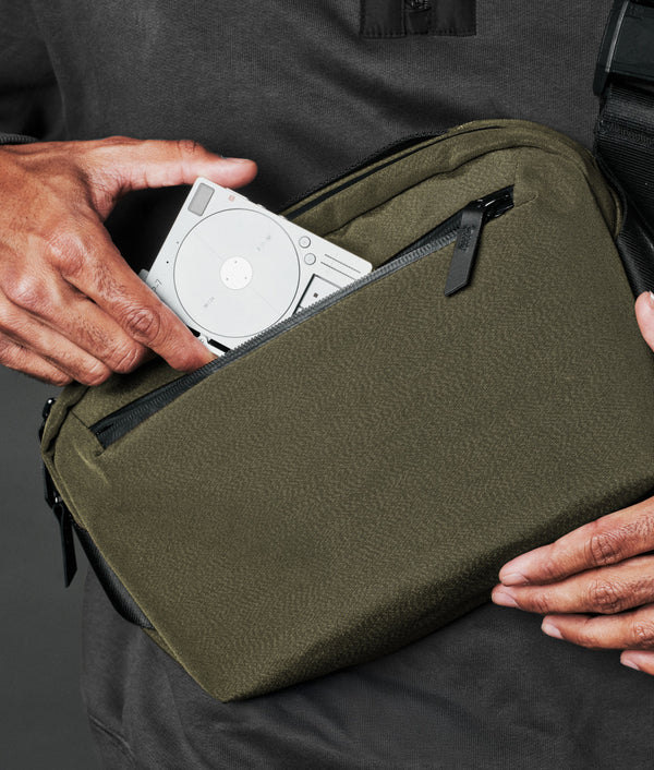 Go Sling Mini V2 側肩包|新升級Maglockz扣