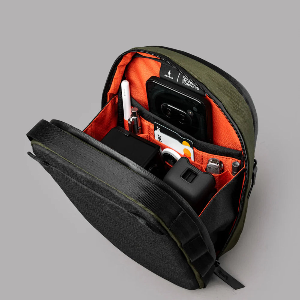 Alpaka Metro Sling Max 側背包|輕薄防水 3L