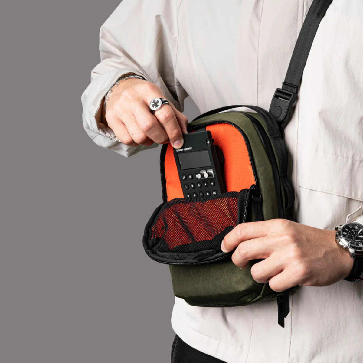 Alpaka Metro Sling Max 側背包|輕薄防水 3L