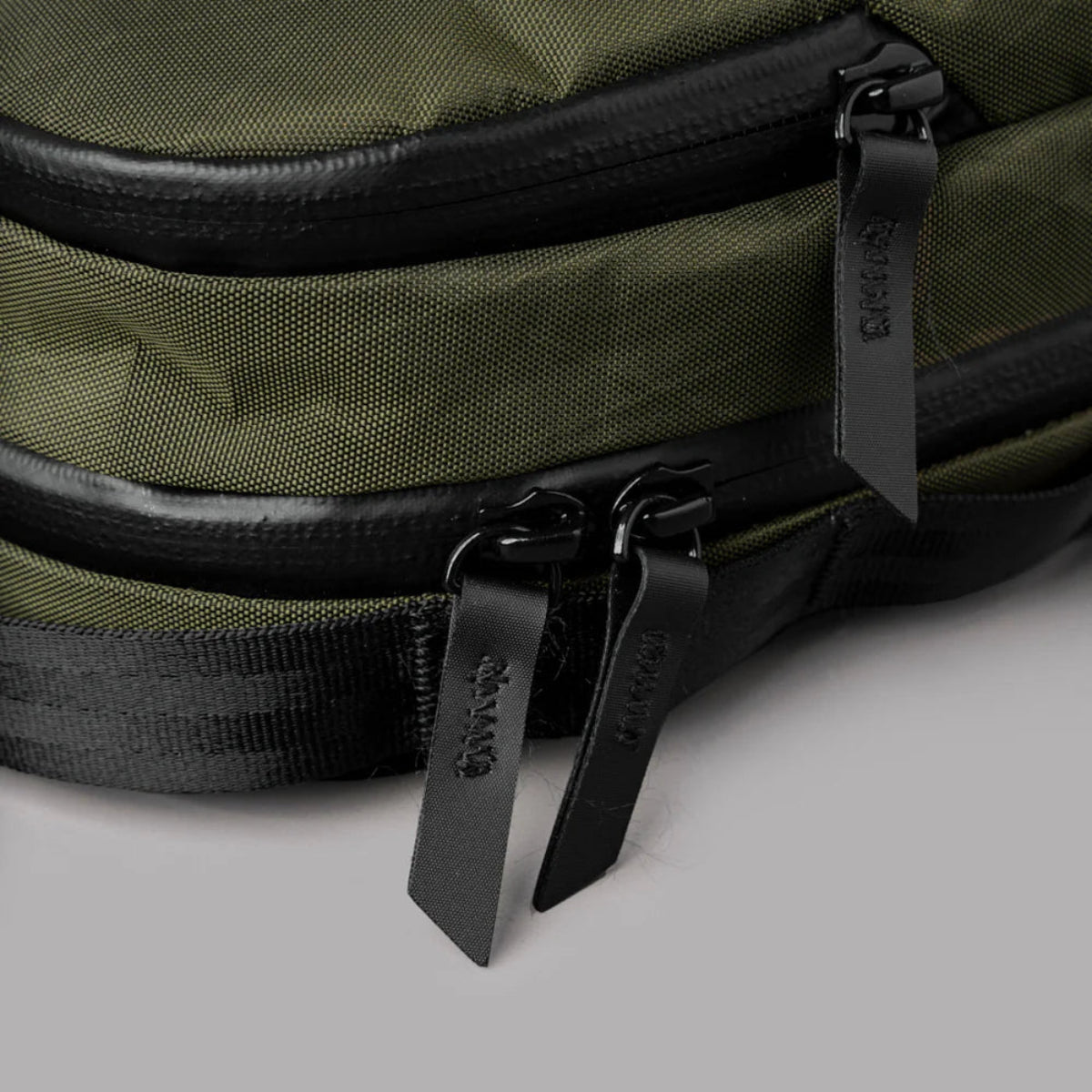 Alpaka Metro Sling Max 側背包|輕薄防水 3L