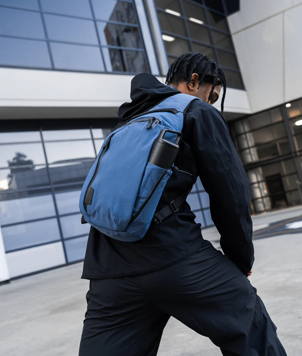 Alpaka Metro Crossbody 肩背包 7.5L