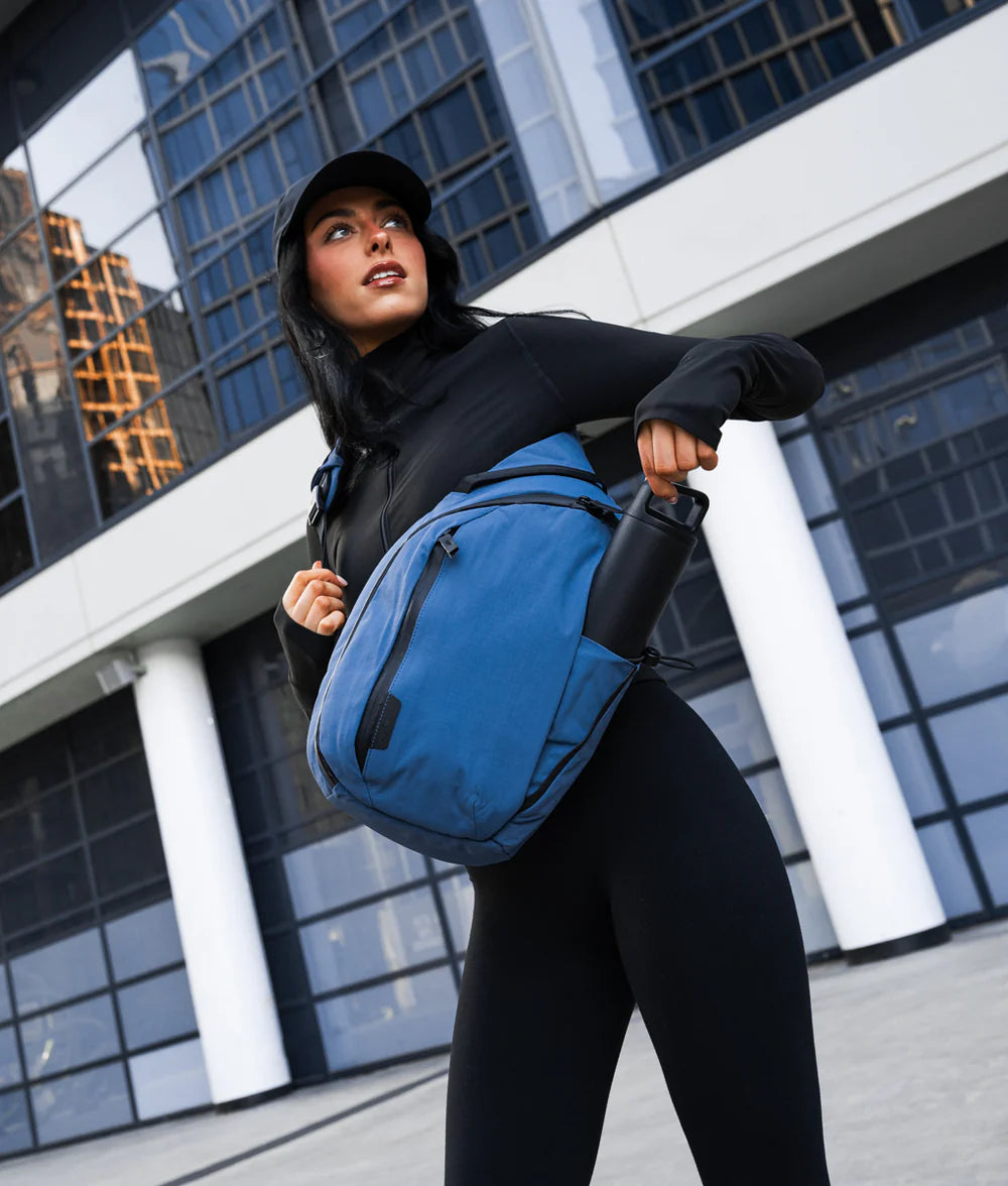 Alpaka Metro Crossbody 肩背包 7.5L