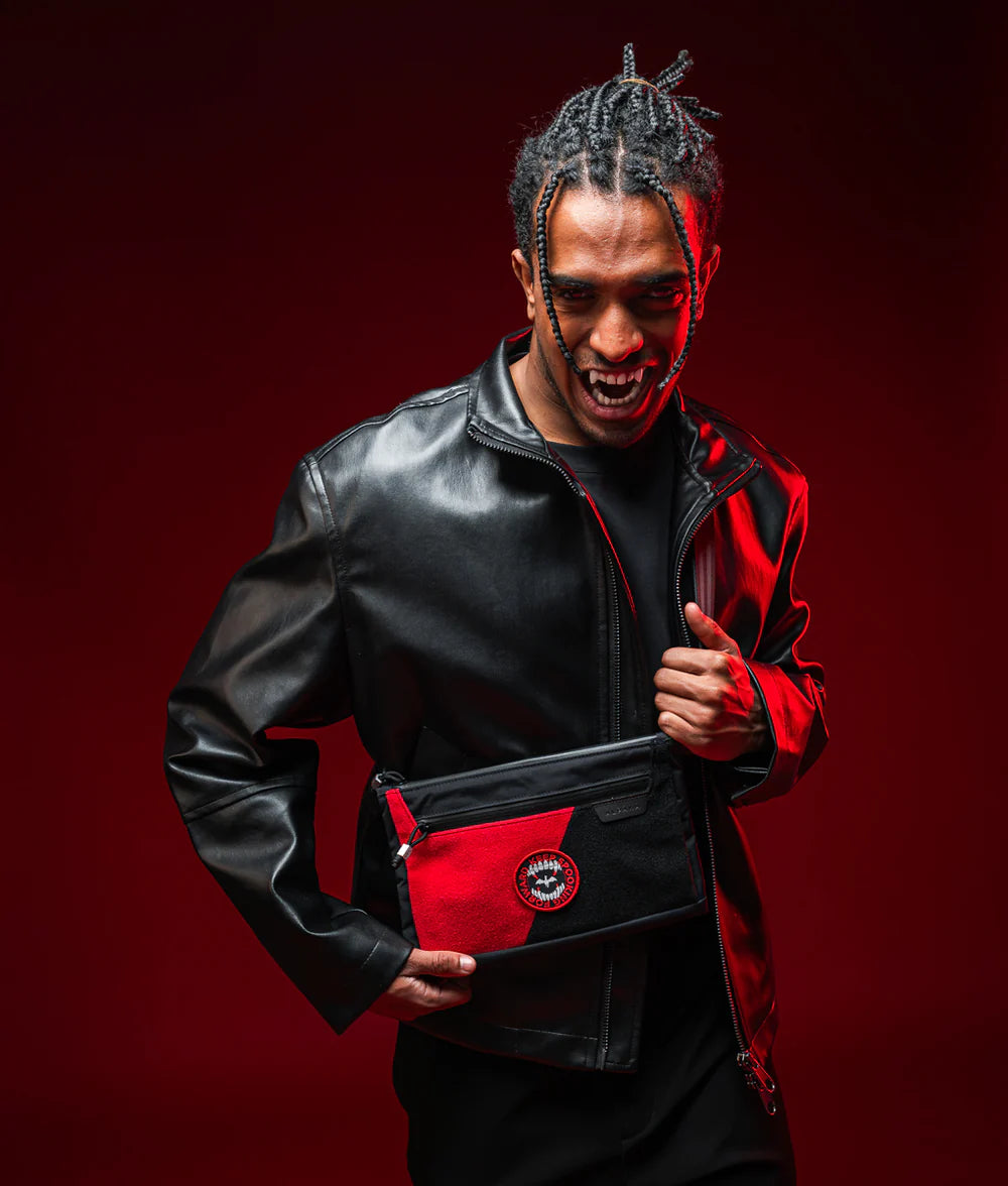 Zip Pouch Max V2 側肩包 – Vampire Edition