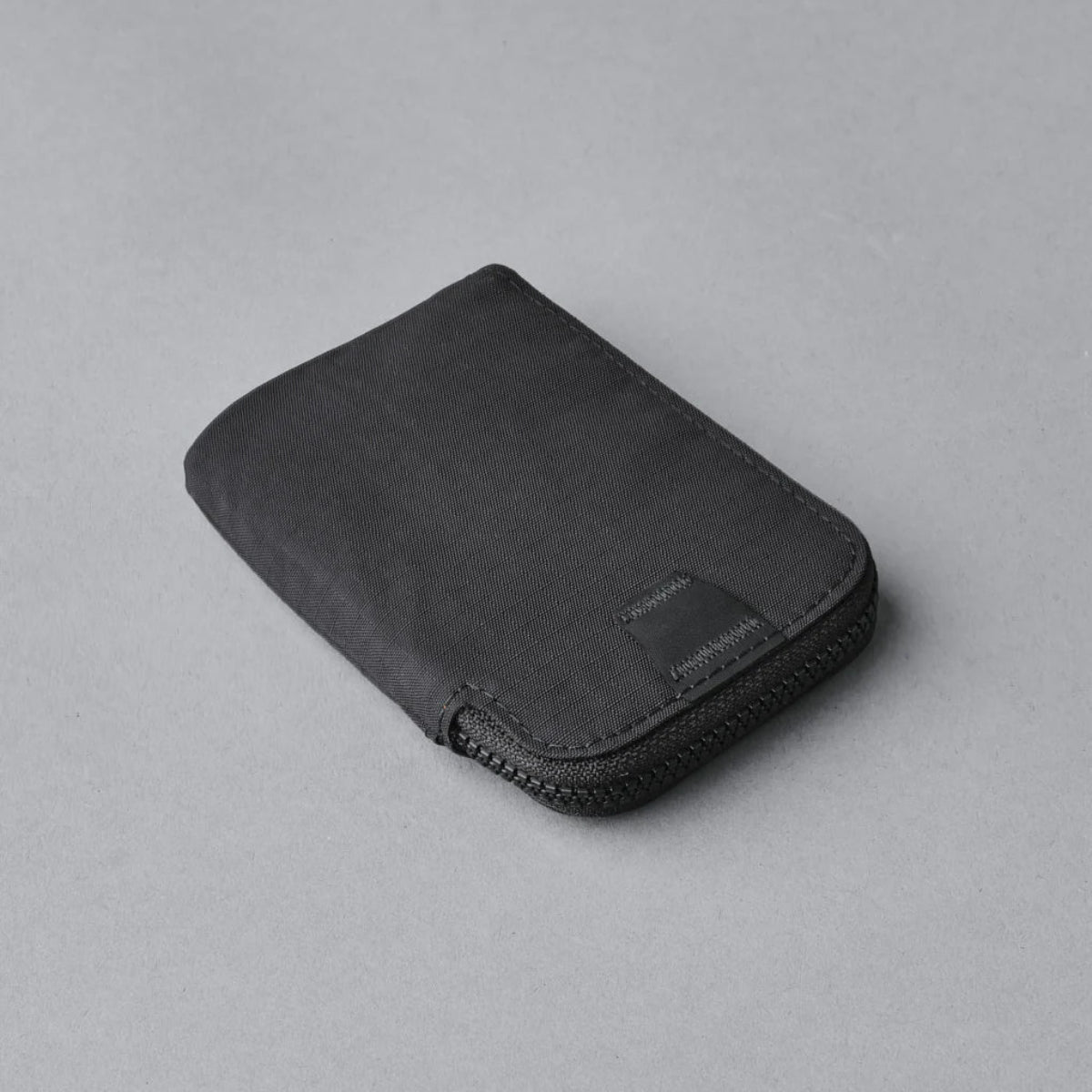 防水 YKK 拉鍊 - 高品質拉鍊,提供額外防護