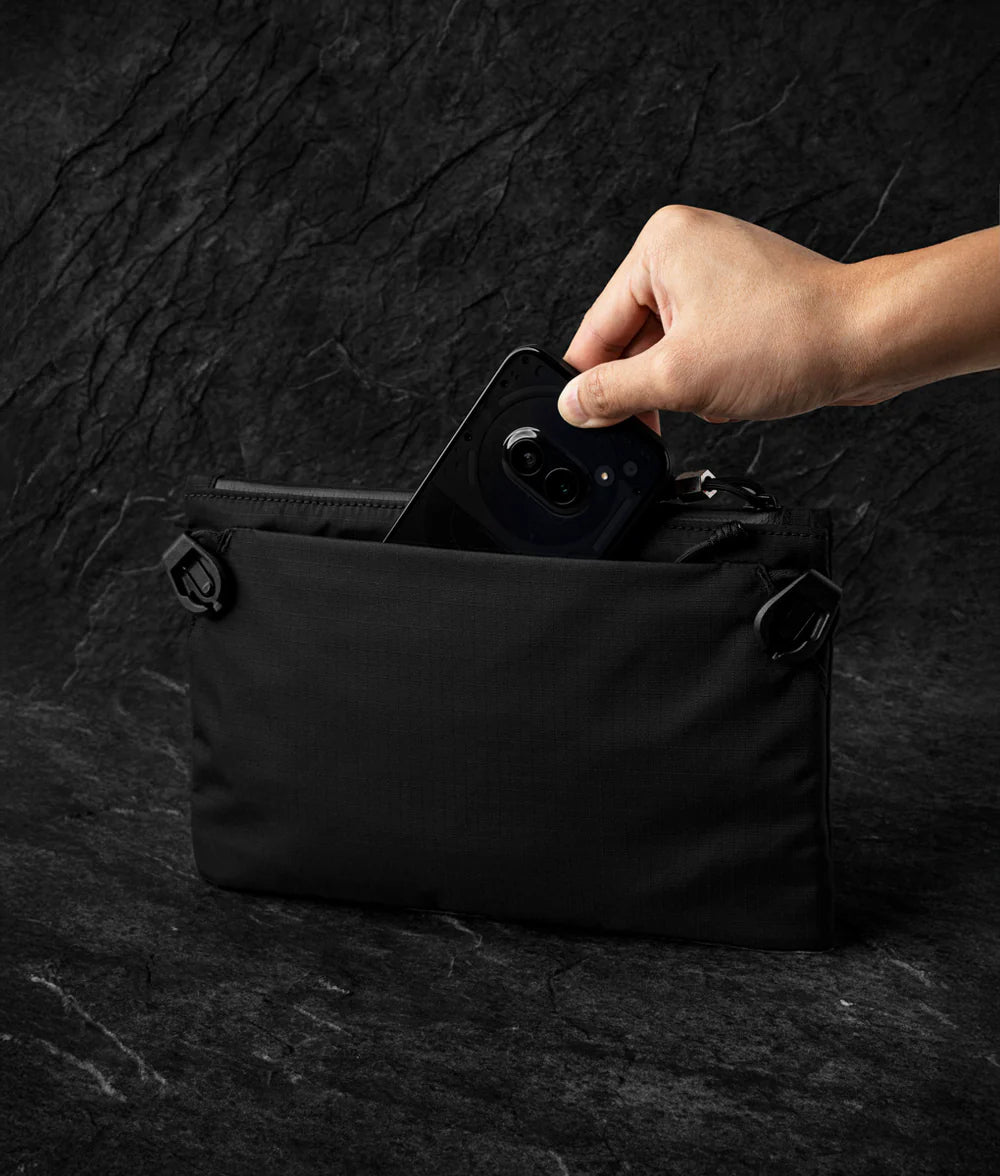 Zip Pouch Max V2 側肩包 – Vampire Edition