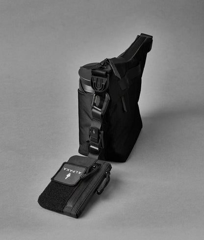 Alpaka Flow Satchel 側肩包
可與Hub相關配件連接