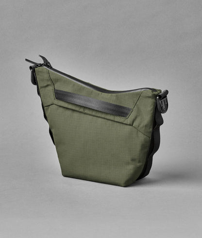 Alpaka Flow Satchel 側肩包