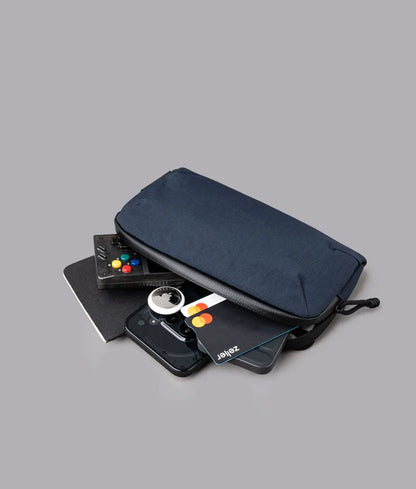 ALPAKA Flight Pouch Pro容量升級，內部分隔設計，分類收納更井然有序。