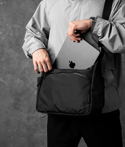 Alpaka Flight Satchel 多功能側肩包