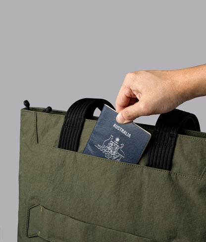 Alpaka Flight Tote (M) 托特包