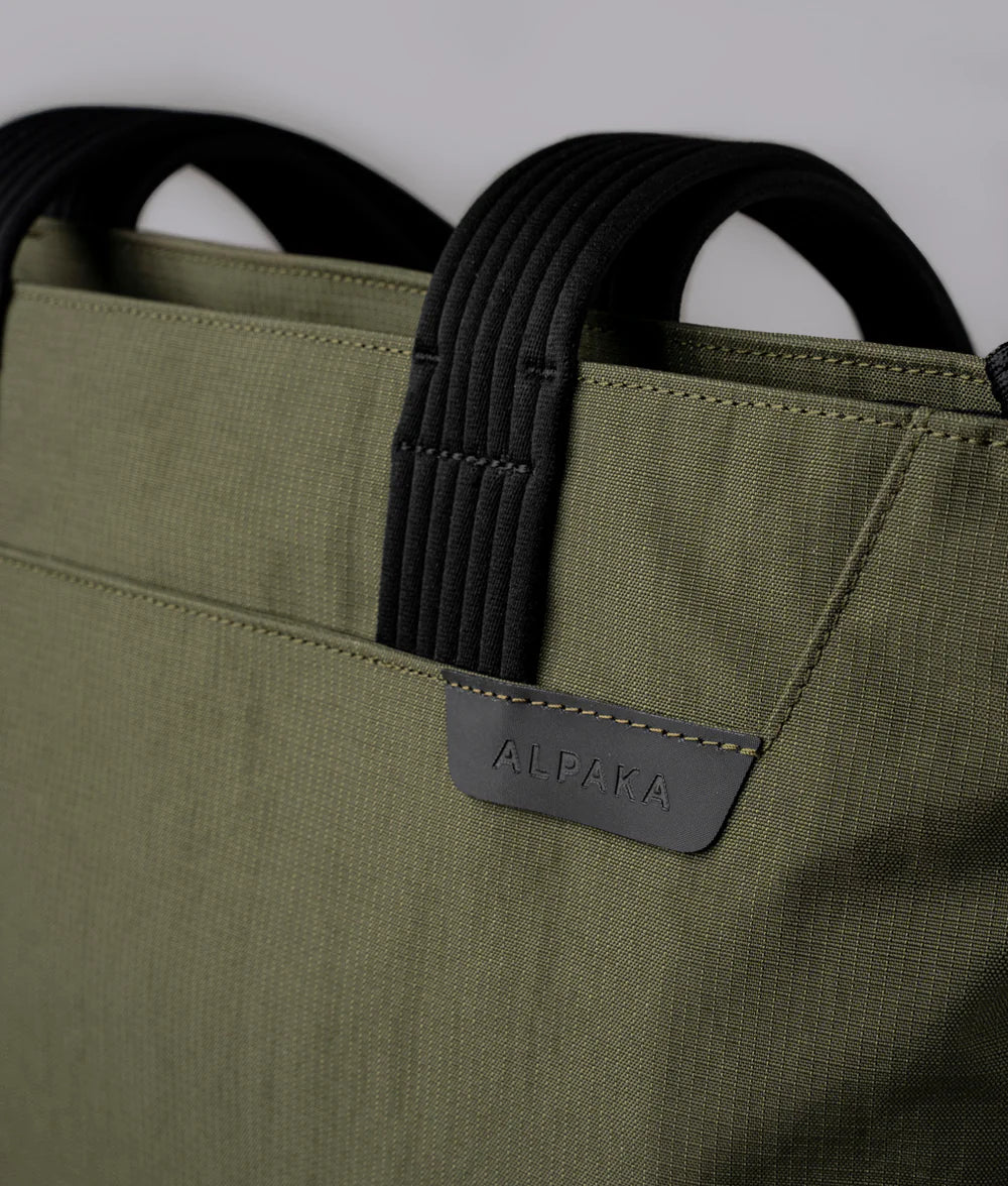 Alpaka Flight Tote (M) 托特包