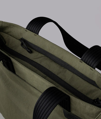 Alpaka Flight Tote (M) 托特包