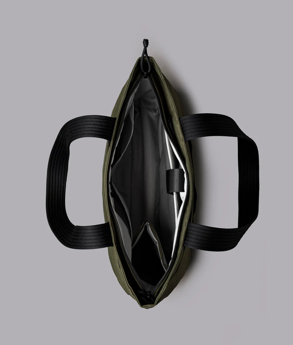 Alpaka Flight Tote (M) 托特包