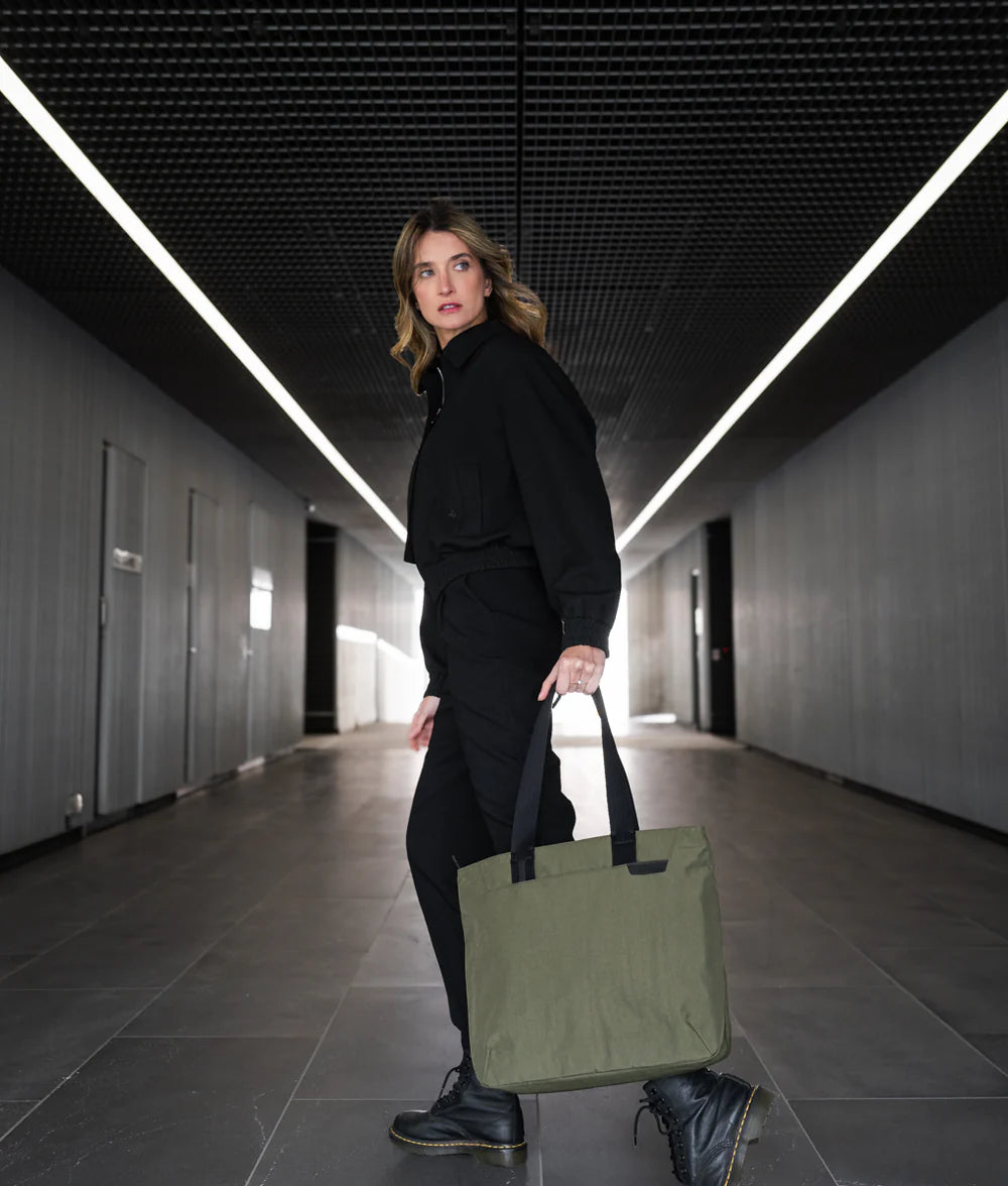 Flight Tote (L) 托特包