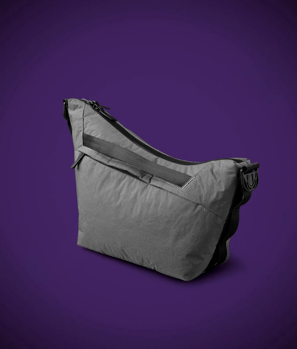 Flow Satchel Cyber Edition 限量多功能側肩包