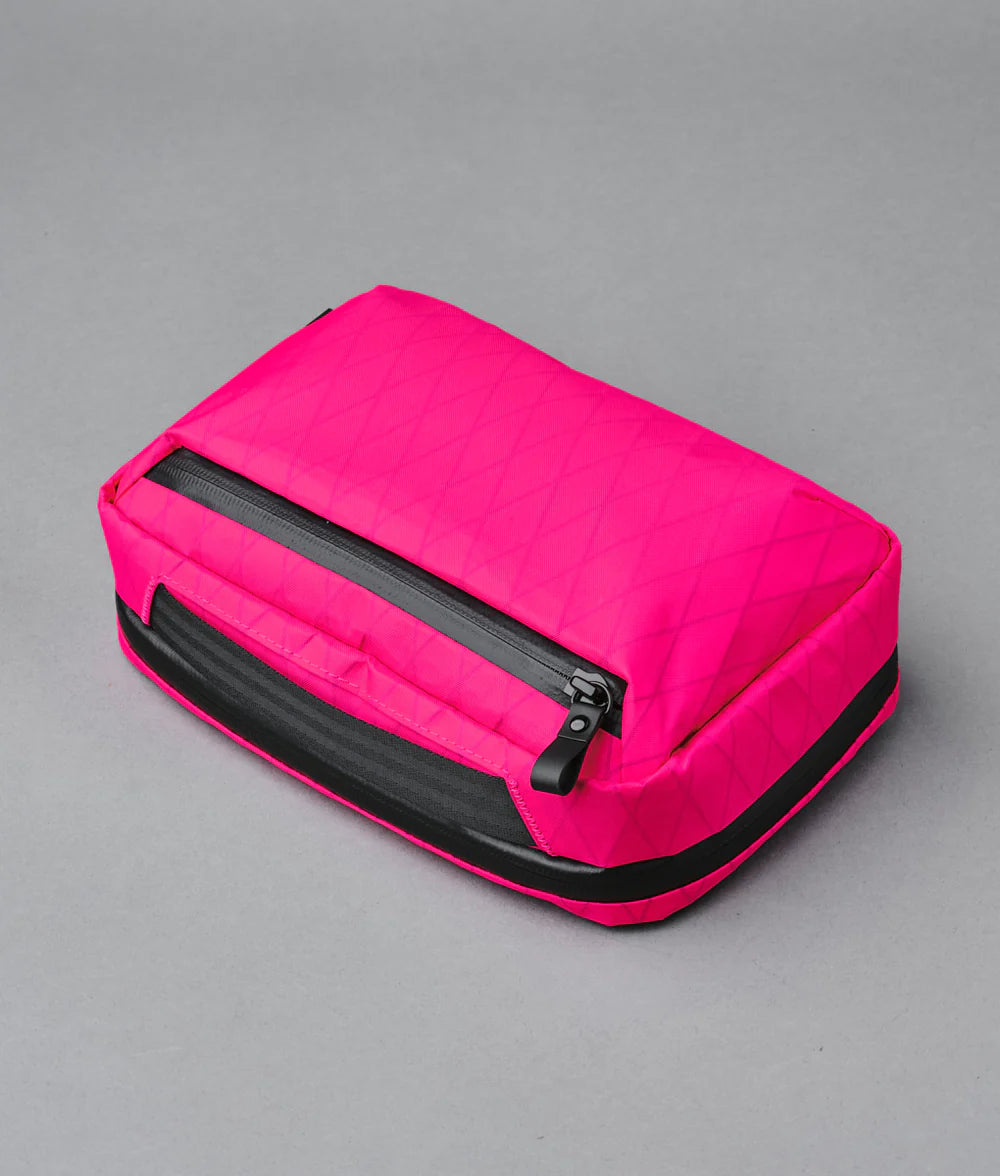 ELEMENTS TECH CASE MAX HOT PINK RVX20 - LIMITED EDITION 加大版收納包