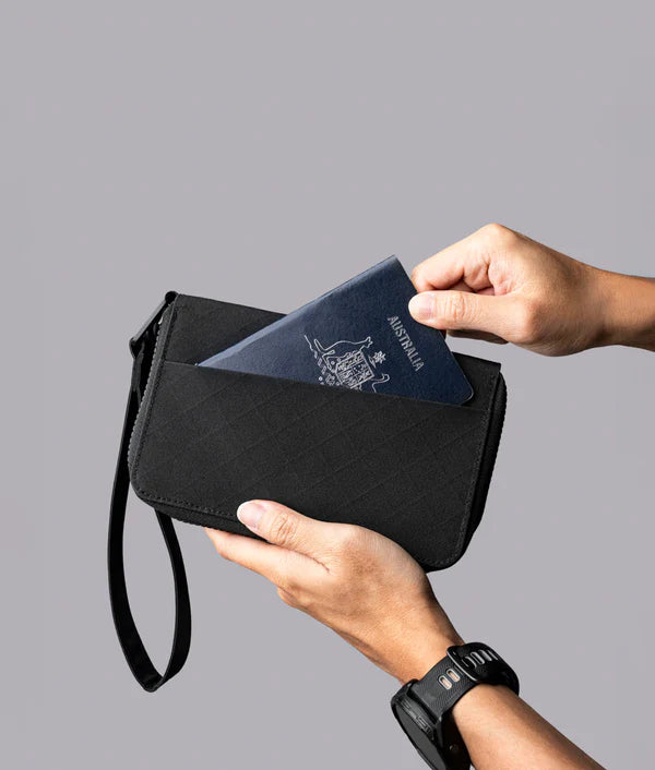 Alpaka Zip Passport Wallet 多功能護照錢包
