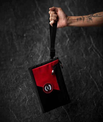 Zip Pouch Max V2 側肩包 – Vampire Edition